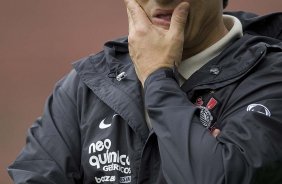Adilson Batista durante o treino do Corinthians, realizado esta manh no Parque So Jorge. O prximo jogo do time, ser domingo, dia 01/08, contra o Palmeiras, no estdio do Pacaembu, pela 12. a rodada do Brasileiro 2010