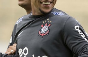 Dentinho e Roberto Carlos durante o treino do Corinthians, realizado esta manh no Parque So Jorge. O prximo jogo do time, ser domingo, dia 01/08, contra o Palmeiras, no estdio do Pacaembu, pela 12. a rodada do Brasileiro 2010