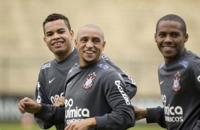 Dentinho; Roberto Carlos e Elias durante o treino do Corinthians, realizado esta manh no Parque So Jorge. O prximo jogo do time, ser domingo, dia 01/08, contra o Palmeiras, no estdio do Pacaembu, pela 12. a rodada do Brasileiro 2010
