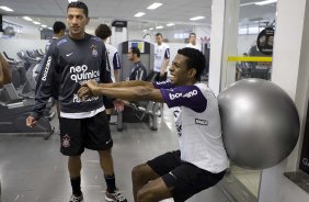 Ralf e Moacir durante o treino do Corinthians, realizado esta manh no Parque So Jorge. O prximo jogo do time, ser domingo, dia 01/08, contra o Palmeiras, no estdio do Pacaembu, pela 12. a rodada do Brasileiro 2010