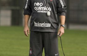 Adilson Batista durante o treino do Corinthians, realizado esta manh no Parque So Jorge. O prximo jogo do time, ser domingo, dia 01/08/2010, contra o Palmeiras, no estdio do Pacaembu, pela 12. a rodada do Brasileiro 2010