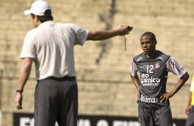 Adilson Batista e Elias durante o treino do Corinthians, realizado esta manh no Parque So Jorge. O prximo jogo do time, ser domingo, dia 01/08/2010, contra o Palmeiras, no estdio do Pacaembu, pela 12. a rodada do Brasileiro 2010