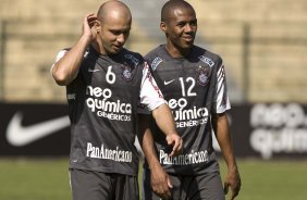 Alessandro e Elias durante o treino do Corinthians, realizado esta manh no Parque So Jorge. O prximo jogo do time, ser domingo, dia 01/08/2010, contra o Palmeiras, no estdio do Pacaembu, pela 12. a rodada do Brasileiro 2010