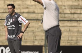 Chico e Adilson Batista durante o treino do Corinthians, realizado esta manh no Parque So Jorge. O prximo jogo do time, ser domingo, dia 01/08/2010, contra o Palmeiras, no estdio do Pacaembu, pela 12. a rodada do Brasileiro 2010