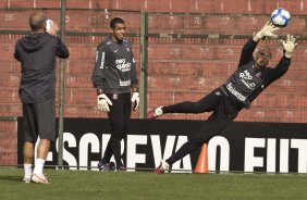 Mauri Lima; Danilo Fernandes e Julio Cesar durante o treino do Corinthians, realizado esta manh no Parque So Jorge. O prximo jogo do time, ser domingo, dia 01/08/2010, contra o Palmeiras, no estdio do Pacaembu, pela 12. a rodada do Brasileiro 2010