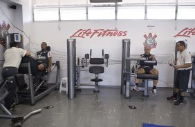 Ronaldo e Roberto Carlos durante o treino do Corinthians, realizado com os preparadores fisicos Eduardo Silva e Shih Chien Chan Junior esta manh no Parque So Jorge. O prximo jogo do time, ser domingo, dia 01/08/2010, contra o Palmeiras, no estdio do Pacaembu, pela 12. a rodada do Brasileiro 2010