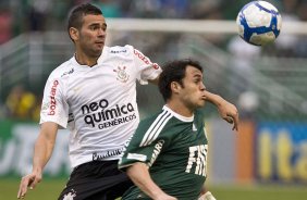 Leandro Castn e Kleber durante a partida entre Palmeiras x Corinthians, vlida pela 12 rodada do Campeonato Brasileiro de 2010, serie A, realizada esta tarde no estdio do Pacaembu