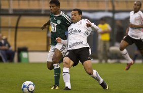 Marcio Araujo e Iarley durante a partida entre Palmeiras x Corinthians, válida pela 12ª rodada do Campeonato Brasileiro de 2010, serie A, realizada esta tarde no estádio do Pacaembu