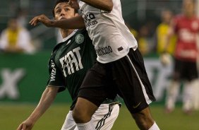 William e Kleber durante a partida entre Palmeiras x Corinthians, válida pela 12ª rodada do Campeonato Brasileiro de 2010, serie A, realizada esta tarde no estádio do Pacaembu