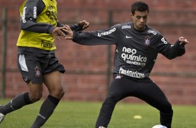 Renato e Defederico durante o treino do Corinthians, realizado esta manh no Parque So Jorge. O prximo jogo da equipe, ser domingo, dia 15/08/2010, contra o Ava, no estdio da Ressacada, em Florianopolis, pela 14. a rodada do Campeonato Brasileiro de 2010