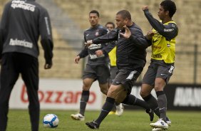 Ronaldo e Renato durante o treino do Corinthians, realizado esta manh no Parque So Jorge. O prximo jogo da equipe, ser domingo, dia 15/08/2010, contra o Ava, no estdio da Ressacada, em Florianopolis, pela 14. a rodada do Campeonato Brasileiro de 2010