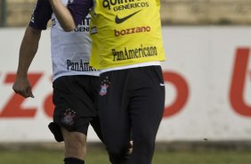 Alessandro e Bruno Cesar durante o treino do Corinthians, realizado esta tarde no Parque So Jorge. O prximo jogo da equipe, ser domingo, dia 15/08/2010, contra o Ava, no estdio da Ressacada, em Florianopolis, pela 14. a rodada do Campeonato Brasileiro de 2010