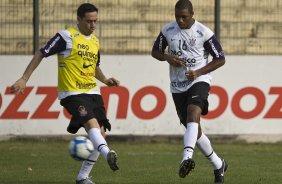 Chico e Jucilei, que voltou da Selecao Brasileira, durante o treino do Corinthians, realizado esta tarde no Parque So Jorge. O prximo jogo da equipe, ser domingo, dia 15/08/2010, contra o Ava, no estdio da Ressacada, em Florianopolis, pela 14. a rodada do Campeonato Brasileiro de 2010