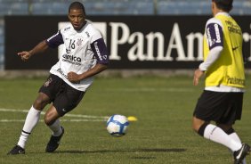 Jucilei que voltou da Selecao Brasileira durante o treino do Corinthians, realizado esta tarde no Parque So Jorge. O prximo jogo da equipe, ser domingo, dia 15/08/2010, contra o Ava, no estdio da Ressacada, em Florianopolis, pela 14. a rodada do Campeonato Brasileiro de 2010