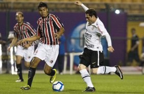 Casemiro e Bruno Cesar durante a partida entre Corinthians x So Paulo, vlida pela 15 rodada do Campeonato Brasileiro de 2010, serie A, realizada esta tarde no estdio do Pacaembu, em So Paulo. So Paulo, Brasil