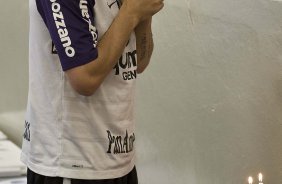 Chico rezando nos vestirios antes da partida entre Corinthians x So Paulo, vlida pela 15 rodada do Campeonato Brasileiro de 2010, serie A, realizada esta tarde no estdio do Pacaembu, em So Paulo. So Paulo, Brasil