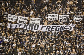 Durante a partida entre Corinthians x So Paulo, vlida pela 15 rodada do Campeonato Brasileiro de 2010, serie A, realizada esta tarde no estdio do Pacaembu, em So Paulo. So Paulo, Brasil