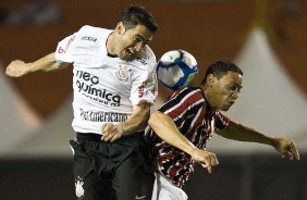 Durante a partida entre Corinthians x So Paulo, vlida pela 15 rodada do Campeonato Brasileiro de 2010, serie A, realizada esta tarde no estdio do Pacaembu, em So Paulo. So Paulo, Brasil