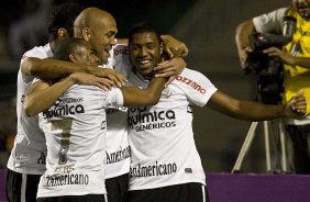 Durante a partida entre Corinthians x So Paulo, vlida pela 15 rodada do Campeonato Brasileiro de 2010, serie A, realizada esta tarde no estdio do Pacaembu, em So Paulo. So Paulo, Brasil