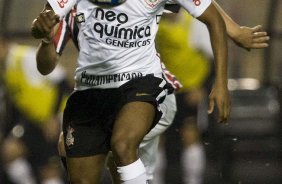 Elias durante a partida entre Corinthians x So Paulo, vlida pela 15 rodada do Campeonato Brasileiro de 2010, serie A, realizada esta tarde no estdio do Pacaembu, em So Paulo. So Paulo, Brasil