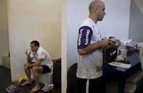 Iarley e Alessandro(d) nos vestirios antes da partida entre Corinthians x So Paulo, vlida pela 15 rodada do Campeonato Brasileiro de 2010, serie A, realizada esta tarde no estdio do Pacaembu, em So Paulo. So Paulo, Brasil