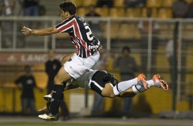 Jean e Iarley durante a partida entre Corinthians x So Paulo, vlida pela 15 rodada do Campeonato Brasileiro de 2010, serie A, realizada esta tarde no estdio do Pacaembu, em So Paulo. So Paulo, Brasil