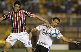 Xandao e Iarley durante a partida entre Corinthians x São Paulo, válida pela 15ª rodada do Campeonato Brasileiro de 2010, serie A, realizada esta tarde no estádio do Pacaembu, em São Paulo. São Paulo, Brasil