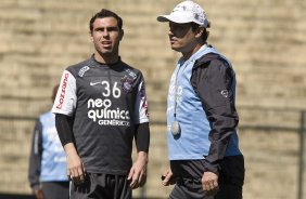 Bruno Cesar e Adilson Batista durante o treino do Corinthians, realizado esta manh no Parque So Jorge. O prximo jogo da equipe, ser amanh, quarta-feira, dia 25/08, contra o Cruzeiro, no estdio Joo Havelange, em Uberlandia, pela 16. a rodada do Campeonato Brasileiro de 2010