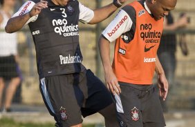 Ronaldo e Souza durante o treino do Corinthians, realizado esta tarde no Parque So Jorge. O prximo jogo da equipe, ser domingo, dia 29/08, contra o Vitoria/BA, no estdio do Pacaembu, pela 17. a rodada do Campeonato Brasileiro de 2010