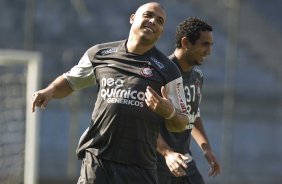 Ronaldo e Boquita durante o treino do Corinthians, realizado esta manh no Parque So Jorge. O prximo jogo da equipe, ser domingo, dia 29/08, contra o Vitoria/BA, no estdio do Pacaembu, pela 17. a rodada do Campeonato Brasileiro de 2010
