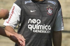 Ronaldo sorri aps marcar um gol durante o treino do Corinthians, realizado esta manh no Parque So Jorge. O prximo jogo da equipe, ser domingo, dia 29/08, contra o Vitoria/BA, no estdio do Pacaembu, pela 17. a rodada do Campeonato Brasileiro de 2010
