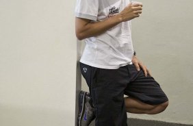Danilo nos vestirios antes da partida entre Corinthians x Vitoria/BA, vlida pela 17 rodada do Campeonato Brasileiro de 2010, serie A, realizada esta tarde no estdio do Pacaembu, em So Paulo. So Paulo, Brasil