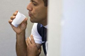 Iarley nos vestirios antes da partida entre Corinthians x Vitoria/BA, vlida pela 17 rodada do Campeonato Brasileiro de 2010, serie A, realizada esta tarde no estdio do Pacaembu, em So Paulo. So Paulo, Brasil