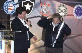 O presidente Luiz Inacio Lula da Silva recebeu esta noite homenagem do Corinthians no Parque So Jorge, como Torcedor do Centenario, e do Clube dos 13 como Chanceler do Futebol Brasileiro