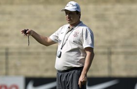 Adilson Batista durante o treino do Corinthians, realizado esta manh no Parque So Jorge. O prximo jogo da equipe, ser amanh, sbado, dia 04/09, contra o Goias/GO, no estdio do Pacaembu, pela 19. a rodada do Campeonato Brasileiro de 2010