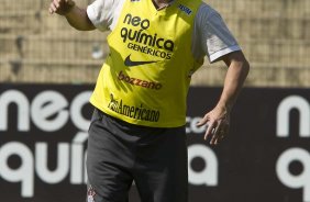 Adilson Batista durante o treino do Corinthians, realizado esta manh no Parque So Jorge. O prximo jogo da equipe, ser amanh, sbado, dia 04/09, contra o Goias/GO, no estdio do Pacaembu, pela 19. a rodada do Campeonato Brasileiro de 2010