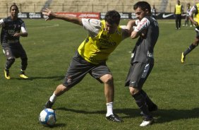 Adilson Batista e Defederico durante o treino do Corinthians, realizado esta manh no Parque So Jorge. O prximo jogo da equipe, ser amanh, sbado, dia 04/09, contra o Goias/GO, no estdio do Pacaembu, pela 19. a rodada do Campeonato Brasileiro de 2010