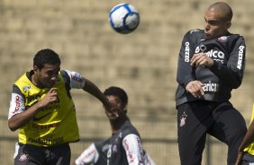 Boquita e Julio Cesar durante o treino do Corinthians, realizado esta manh no Parque So Jorge. O prximo jogo da equipe, ser amanh, sbado, dia 04/09, contra o Goias/GO, no estdio do Pacaembu, pela 19. a rodada do Campeonato Brasileiro de 2010