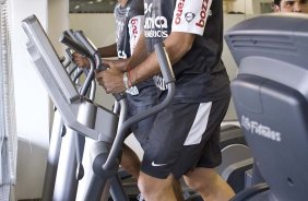 Ronaldo e Elias durante o treino do Corinthians, realizado esta manh no Parque So Jorge. O prximo jogo da equipe, ser amanh, sbado, dia 04/09, contra o Goias/GO, no estdio do Pacaembu, pela 19. a rodada do Campeonato Brasileiro de 2010