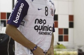 Leandro Castn nos vestirios antes da partida entre Atltico-PR x Corinthians, vlida pela 20 rodada do Campeonato Brasileiro de 2010, serie A, realizada esta noite no estdio da Arena da Baixada, em Curitiba