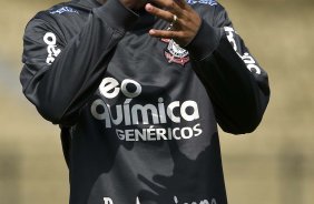 Paulinho durante o treino do Corinthians, realizado esta manh no Parque So Jorge. O prximo jogo da equipe, ser amanh, sbado, dia 11/09, contra o Grmio, no Pacaembu, pela 21. a rodada do Campeonato Brasileiro de 2010