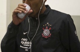 Paulinho nos vestirios antes da partida entre Corinthians x Grmio/Presidente Prudente, vlida pela 23 rodada do Campeonato Brasileiro de 2010, serie A, realizada esta noite no estdio do Pacaembu