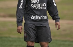 Roberto Carlos durante o treino do Corinthians, realizado esta tarde no CT Joaquim Grava, no Parque Ecolgico do Tiete. O prximo jogo da equipe, ser amanh, quarta-feira, dia 29/09, contra o Botafogo, no Pacaembu, pela 26. a rodada do Campeonato Brasileiro de 2010