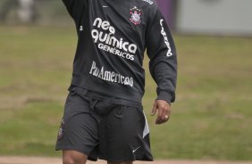 Roberto Carlos durante o treino do Corinthians, realizado esta tarde no CT Joaquim Grava, no Parque Ecolgico do Tiete. O prximo jogo da equipe, ser amanh, quarta-feira, dia 29/09, contra o Botafogo, no Pacaembu, pela 26. a rodada do Campeonato Brasileiro de 2010