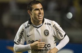 Bruno Cesar cocmemora seu gol durante a partida entre Corinthians x Botafogo, vlida pela 26 rodada do Campeonato Brasileiro de 2010, serie A, realizada esta noite no estdio do Pacaembu