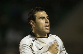 Bruno Cesar comemora seu gol durante a partida entre Corinthians x Botafogo, vlida pela 26 rodada do Campeonato Brasileiro de 2010, serie A, realizada esta noite no estdio do Pacaembu