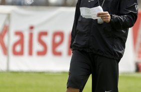 Adilson Batista durante o treino do Corinthians, realizado esta manh no CT Joaquim Grava, no Parque Ecolgico do Tiete. O prximo jogo da equipe, ser amanh, quarta-feira, dia 06/10, contra o Atltico-MG, na Arena do Jacar em Sete Lagoas/MG, pela 28. a rodada do Campeonato Brasileiro de 2010