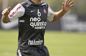 Alessandro durante o treino do Corinthians, realizado esta manh no CT Joaquim Grava, no Parque Ecolgico do Tiete. O prximo jogo da equipe, ser amanh, quarta-feira, dia 06/10, contra o Atltico-MG, na Arena do Jacar em Sete Lagoas/MG, pela 28. a rodada do Campeonato Brasileiro de 2010