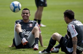 Dentinho e Defederico durante o treino do Corinthians, realizado esta manh no CT Joaquim Grava, no Parque Ecolgico do Tiete. O prximo jogo da equipe, ser amanh, quarta-feira, dia 06/10, contra o Atltico-MG, na Arena do Jacar em Sete Lagoas/MG, pela 28. a rodada do Campeonato Brasileiro de 2010