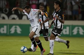 Iarley e Werley durante a partida entre Atlético-MG x Corinthians, válida pela 28ª rodada do Campeonato Brasileiro de 2010, serie A, realizada esta noite no estádio Arena do Jacaré, em Sete Lagoas/MG